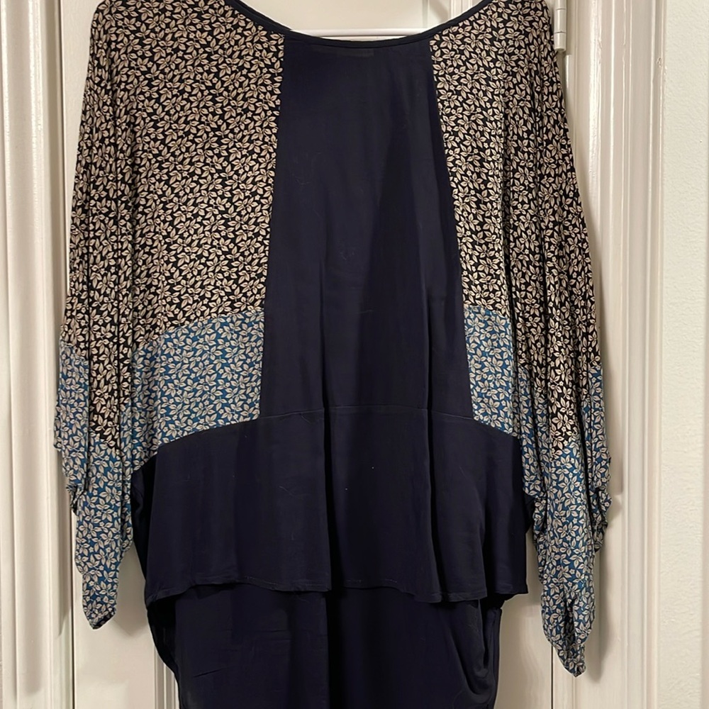 Women’s size S shirt
